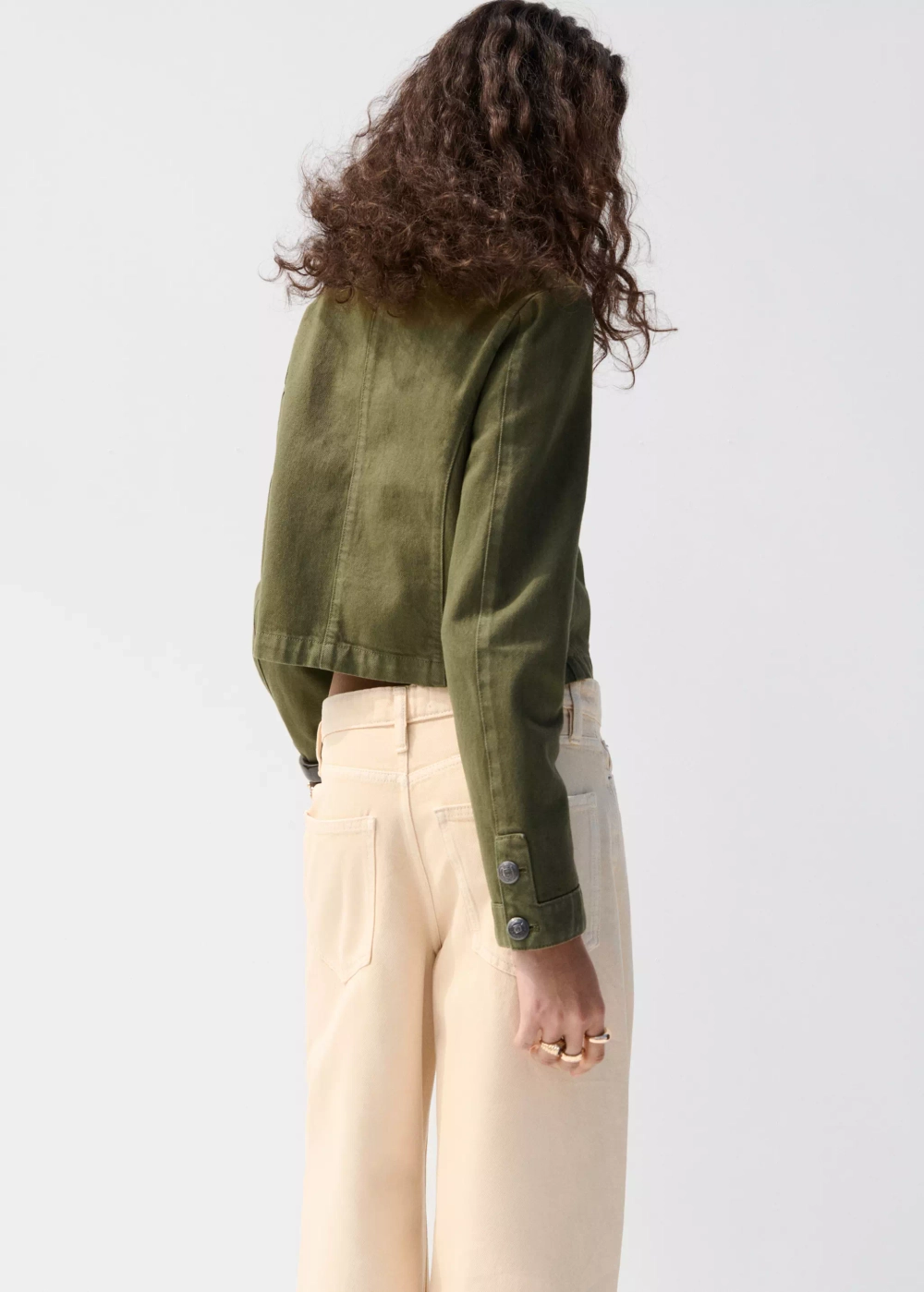 MANGO Приталенный жакет с воротником-стойкой, хаки