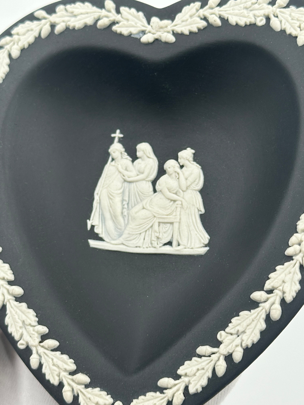 Декоративная тарелочка Wedgwood чёрная