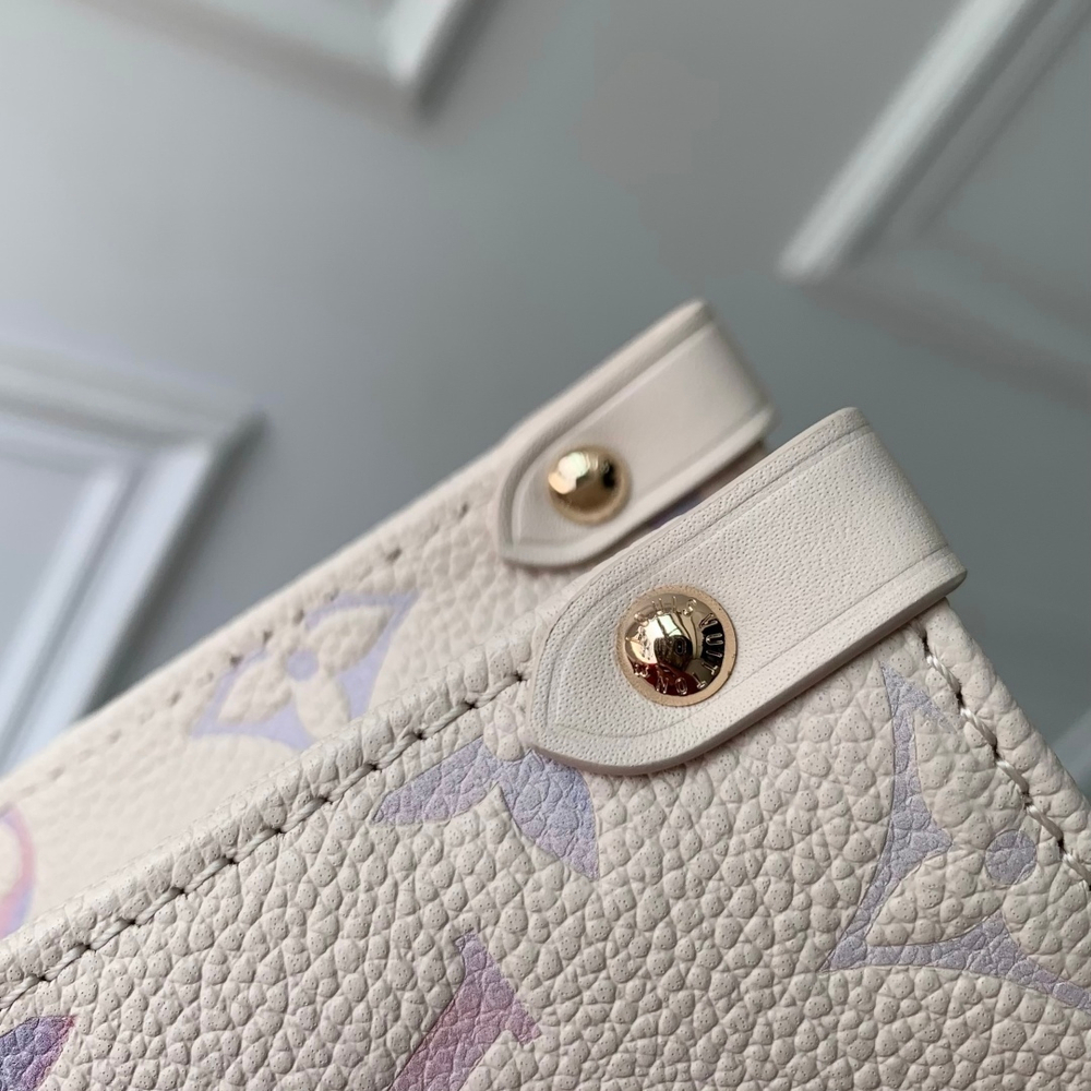 Louis Vuitton Onthego PM