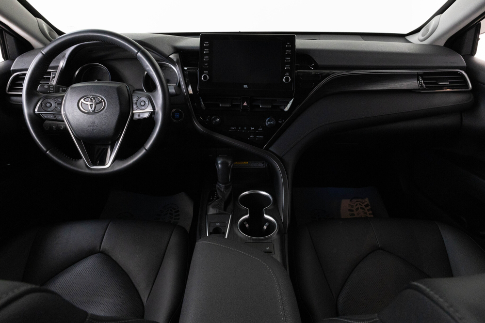 Toyota Camry, 2021 год