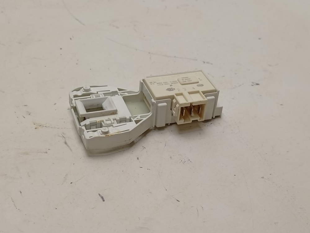 EWUC4105 кт43 Блокировка люка для стиральной машины Indesit С00297327 б/у