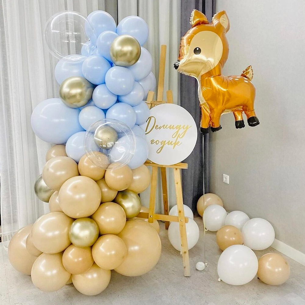 Фотозона с мольбертом