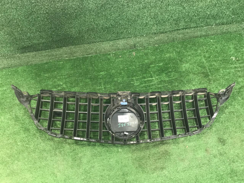 Решетка радиатора Mercedes C w205 (18-23) AMG 63