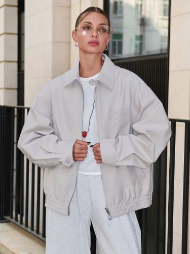 Светло-серый хлопковый бомбер с лого на груди