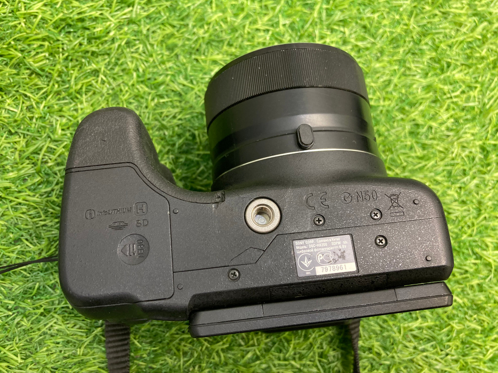 Sony Cyber-shot DSC-HX200