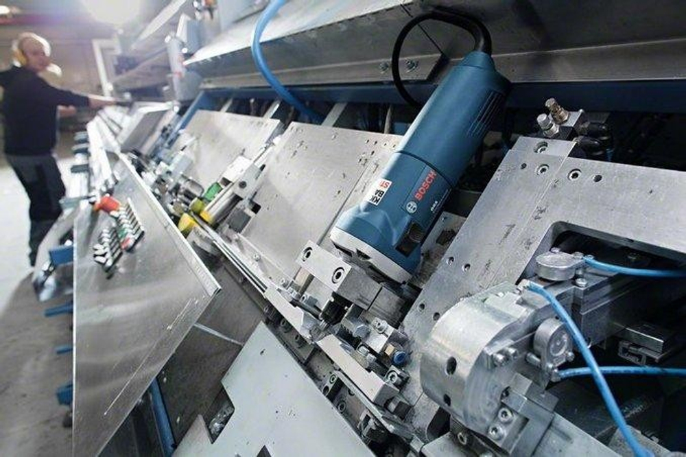 Шлифмашина прямая сетевая BOSCH GGS 28 CЕ   0601220100