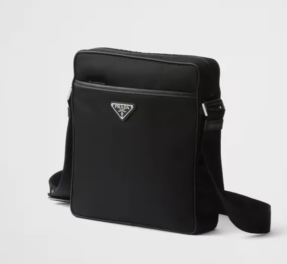 Сумка Prada на плечо из нейлона и сафьяно, черный