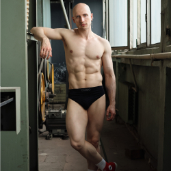 Мужские трусы слипы черные бесшовные ISSIMO SLIP 210