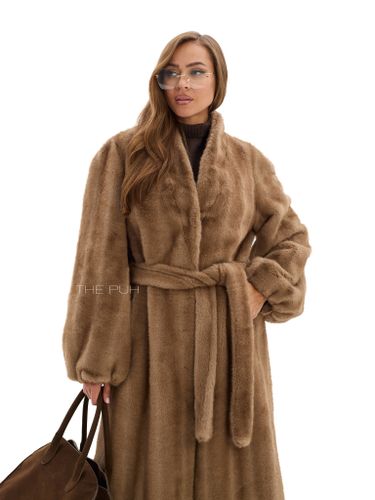 Длинная шуба из эко-меха в цвете капучино