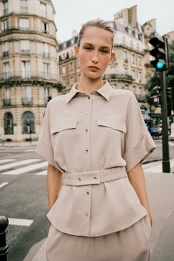 ZARA РУБАШКА САФАРИ С ПОЯСОМ, ПЕСОЧНЫЙ