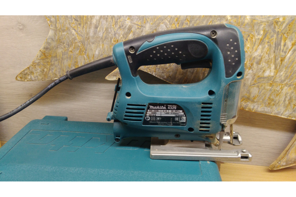 Электролобзик Makita 4329