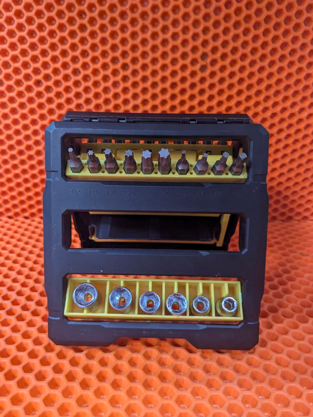 Наборы бит и торцевых головок с рукояткой 38 пред. Новые Master Hand