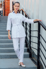 Белая блуза медицинская женская