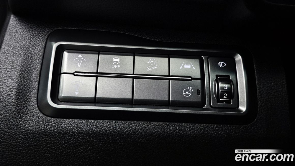 KG Mobility (Ssangyong) Very New Tivoli Бензин 1.5 2WD (11.2020)