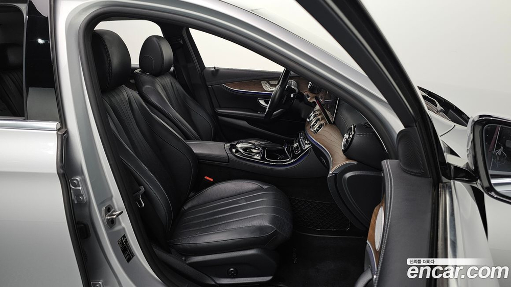 Mercedes-Benz E-Class W213 E300 4MATIC Exclusive (09.2020)