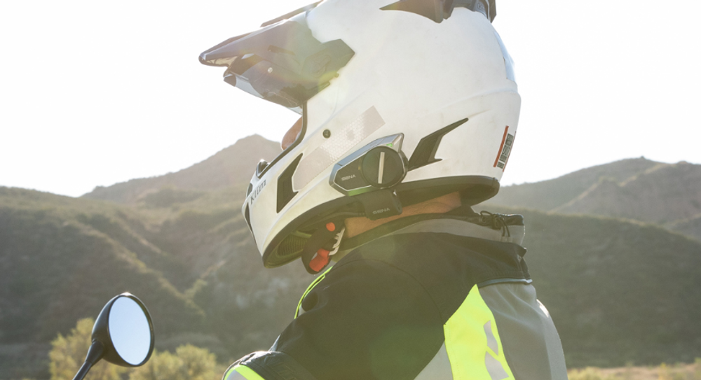 Мотогарнитура Sena 50S с Mesh 2.0 и Bluetooth 5.0 интеркомом