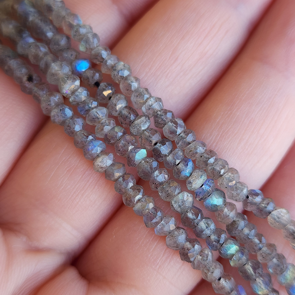 Лабрадор с яркой иризацией, рондель, огранка, 4мм, цена за нить 9.5см (1/4)