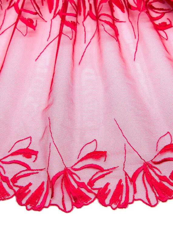 05-135 Вышивка на неэл. сетке 26 см, малиново-красный