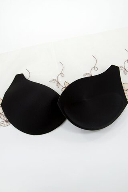 Чашки поролоновые чёрные с уступом под бретель с пушап
