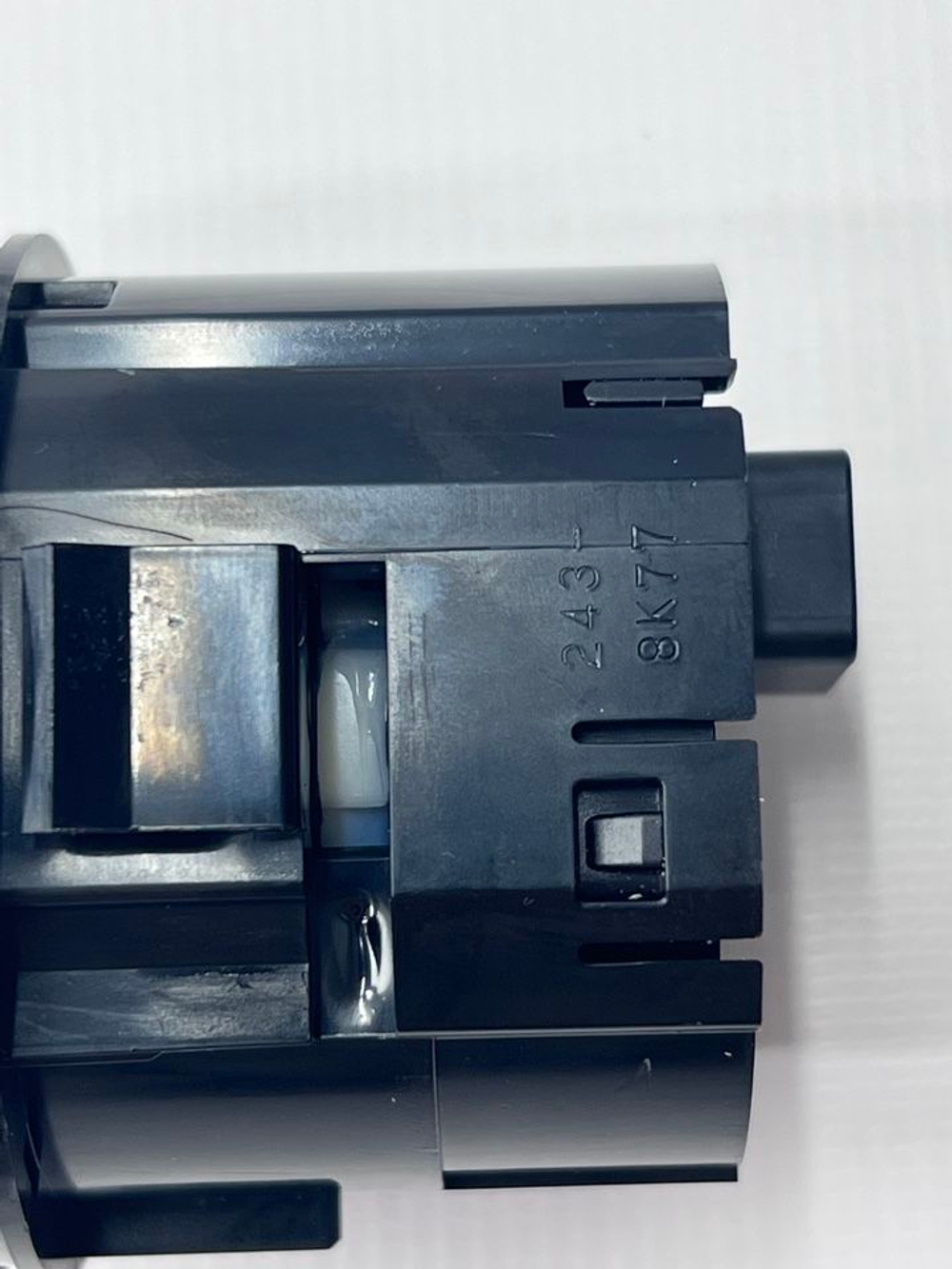 Кнопка включения полного привода Мицубиси Паджеро. 8604A046XA. Оригинал.