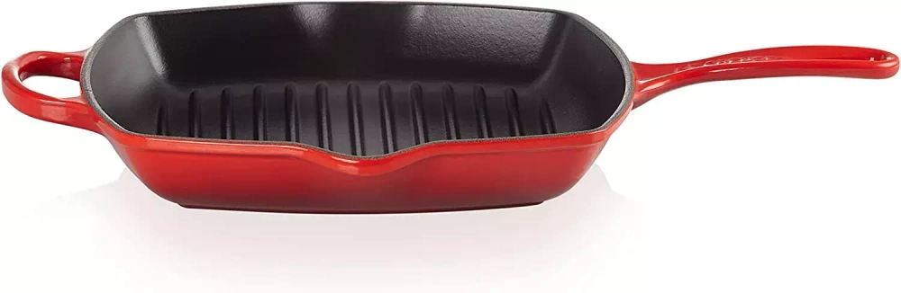 Le Creuset - Чугунная сковорода-гриль диаметром 26 см вишневого цвета. / артикул   20183260600422  / GTIN 024147232711