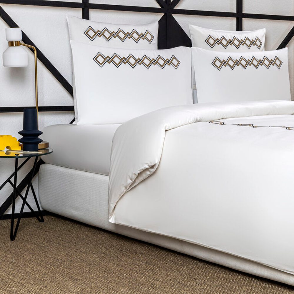 Постельное белье Frette Twist Embroidery Black/Teak (240 х 220 см)