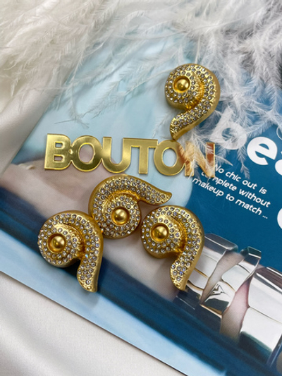 Пуговицы Скиап. в форме ракушки со стразами