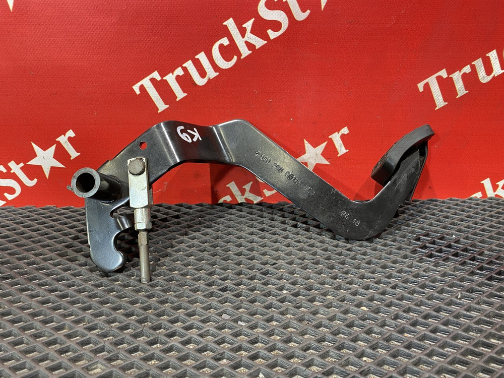 Педаль тормоза