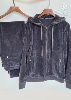 Велюровый спортивный костюм