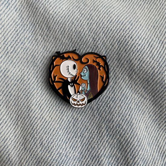 Значок металлический на одежду/Пин. Zombie Love