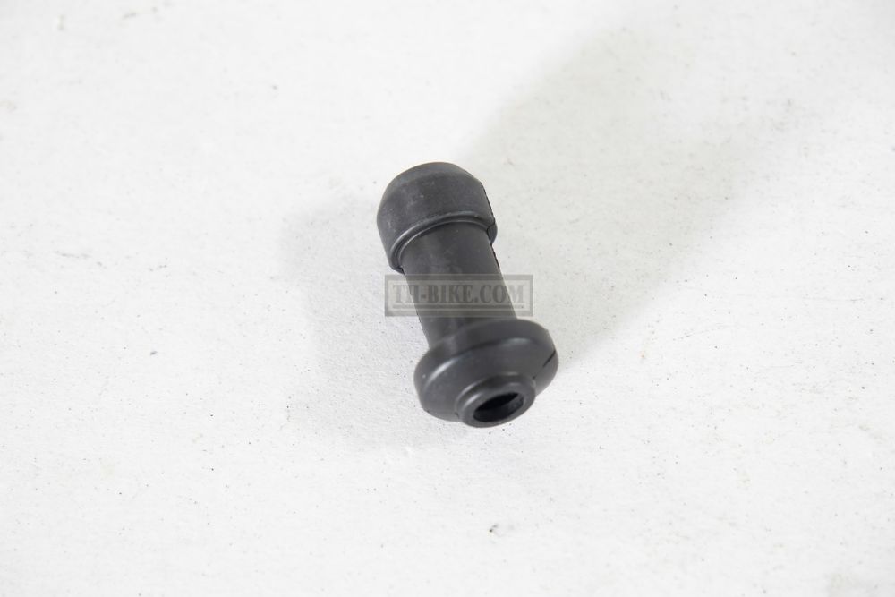 45132-166-016. BOOT, PIN BUSH (NISSIN)