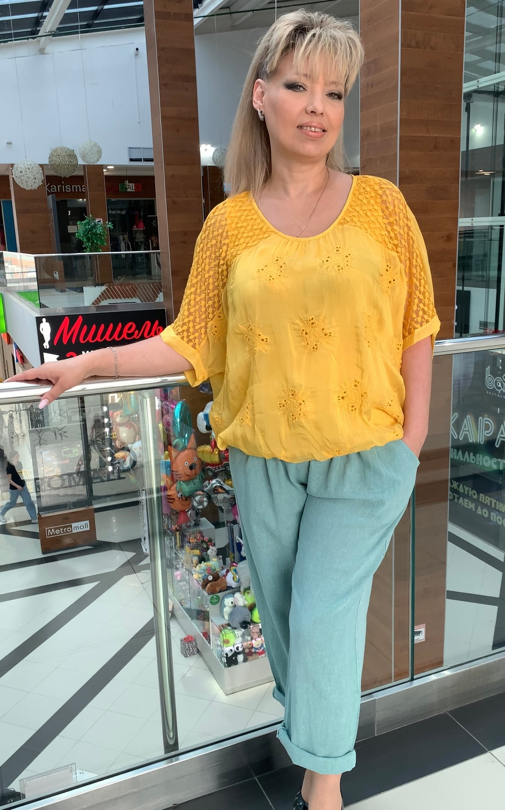 Нарядный двойной блузон с кружевами и шифоном