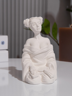 Девушка с таро