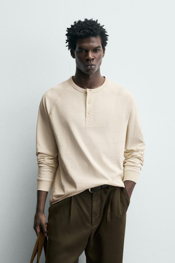 ZARA ФУТБОЛКА С ВОРОТНИКОМ НА ПУГОВИЦАХ, ЭКРЮ