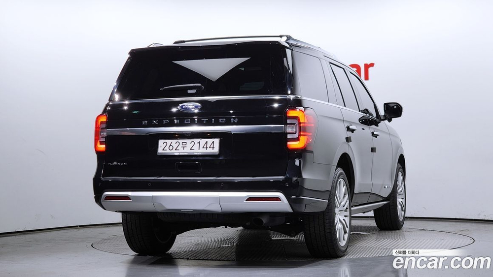 Ford Expedition Platinum 4WD (08.2022)