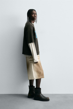 ZARA ФУТБОЛКА ИЗ ТРИКОТАЖА С КОНТРАСТНЫМ ПРИНТОМ, ТЕМНО-КОРИЧНЕВЫЙ