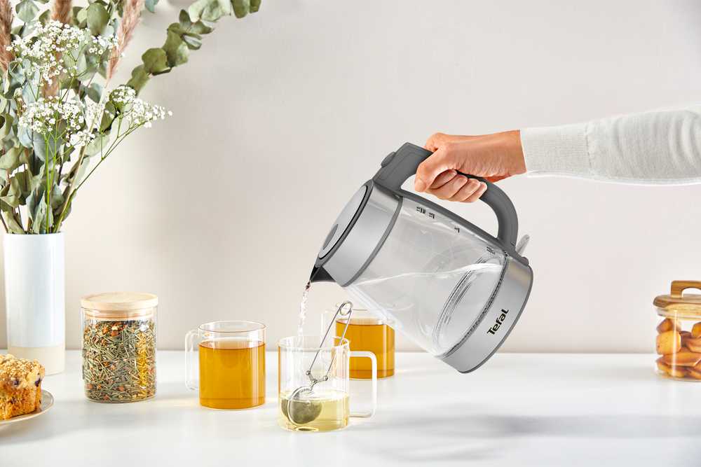 Электрический чайник Tefal KI740B30