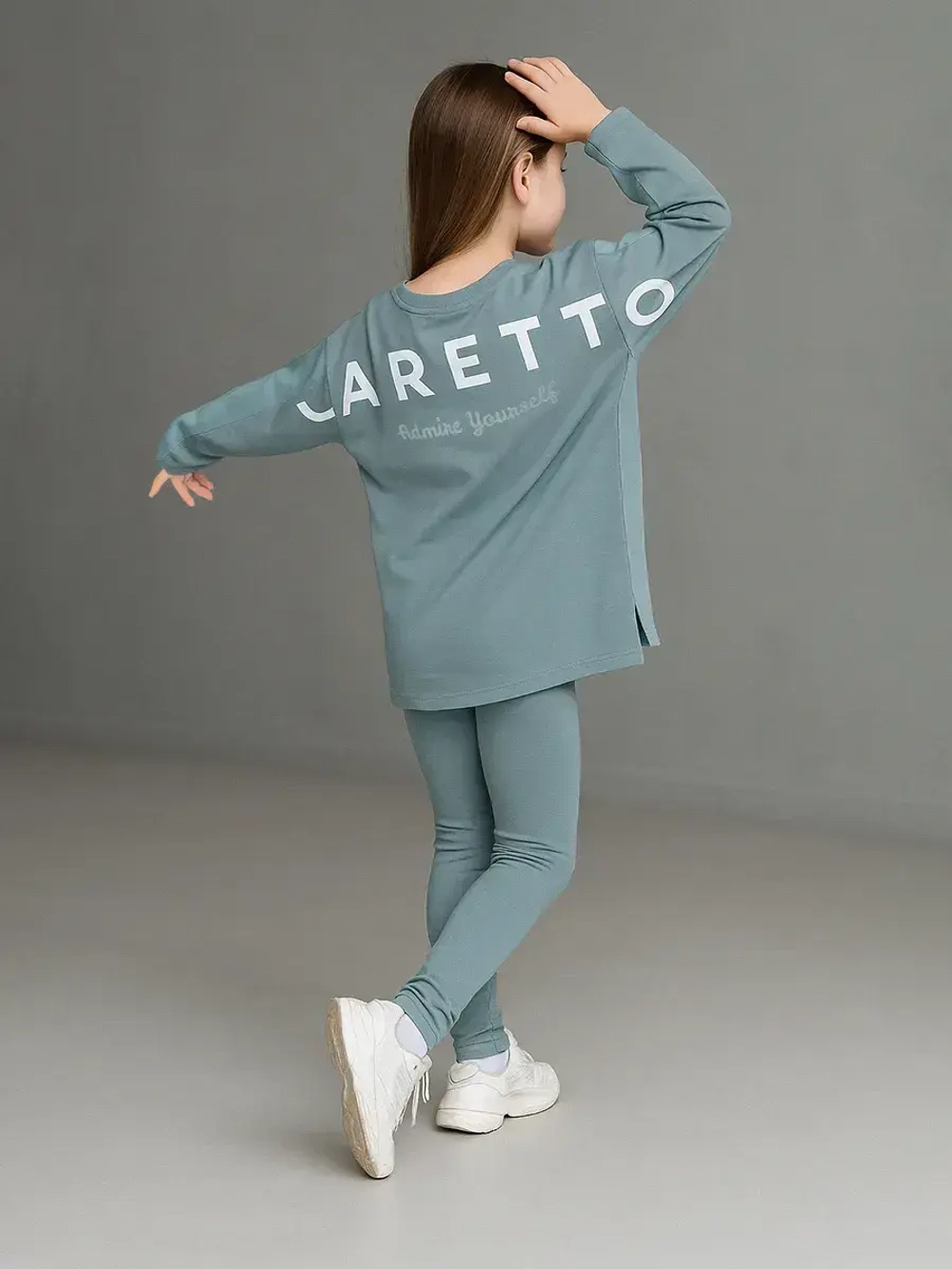 Спортивный костюм для девочки на весну с леггинсами