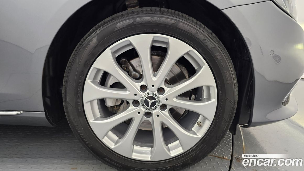 Mercedes-Benz E-Class W213 E220d 4MATIC Exclusive (08.2019)