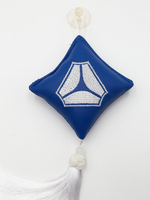 Ромб объемный на присоске SITRAK (экокожа, синий, белая вышивка, кисть)
