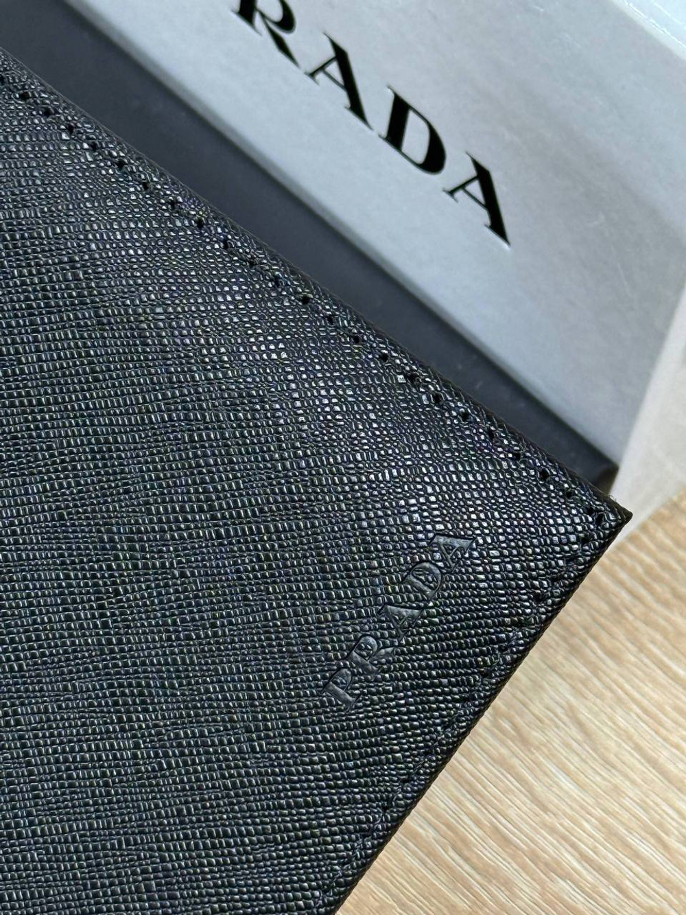 Бумажник Prada