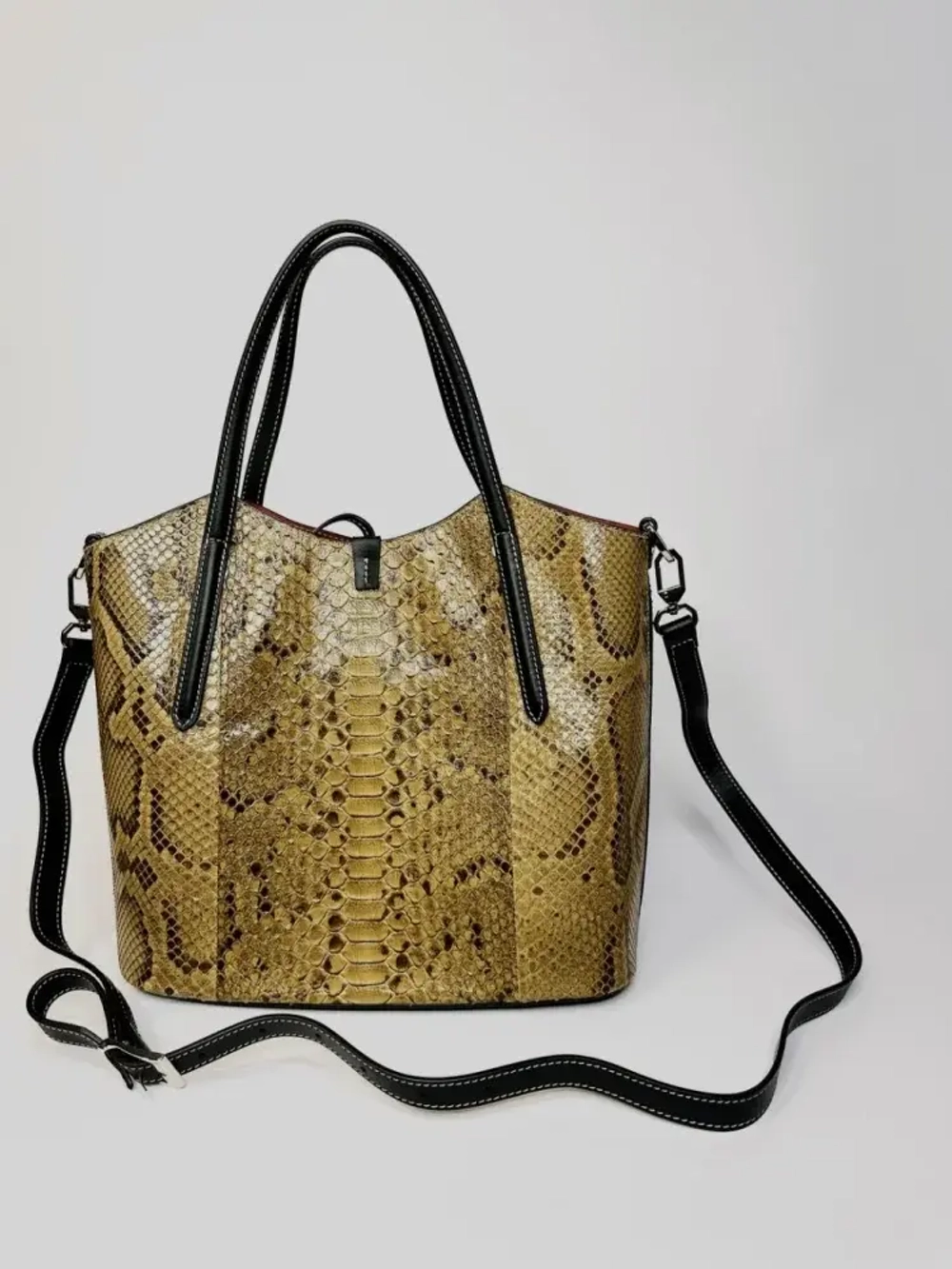 Сумка из натурального питона бежево-песочного цвета