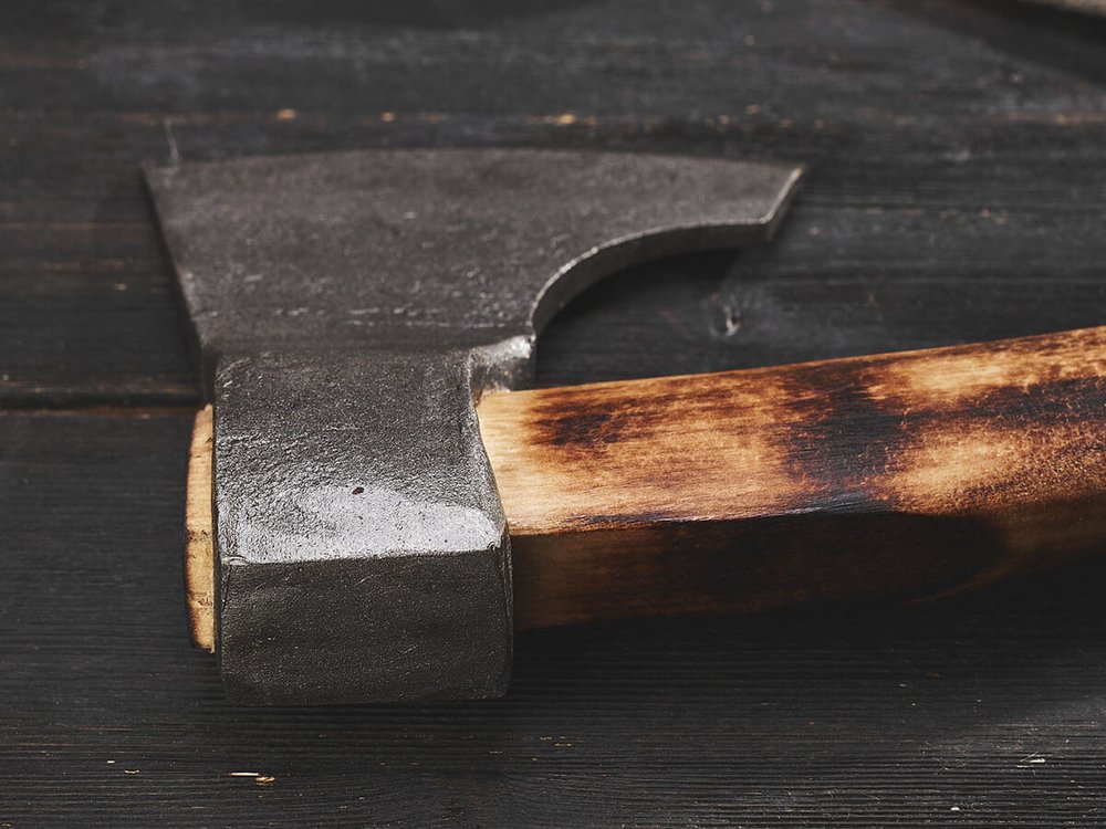 Топор "Один", рукоять комель берёзы (обжиг)