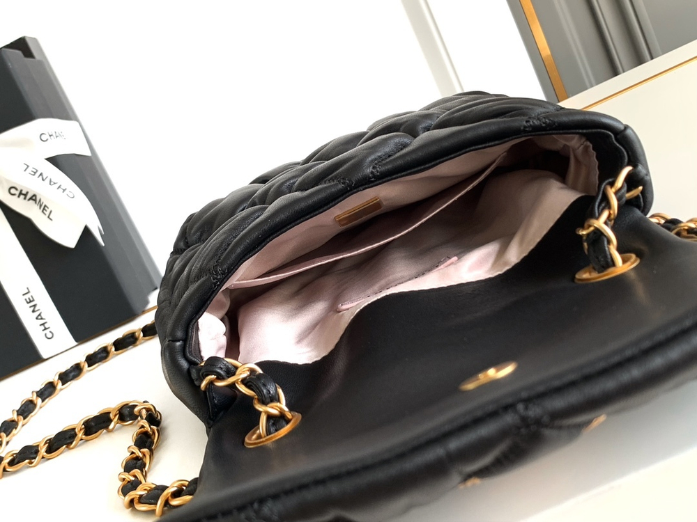 Chanel Bag 22 cm