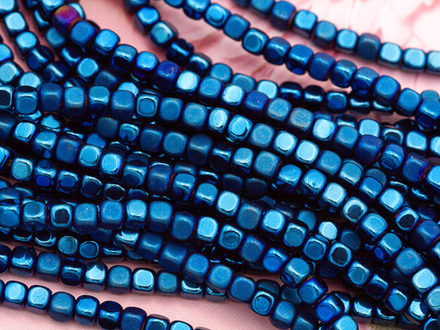 Нить бусин из гематита "Кубик" 2,8мм