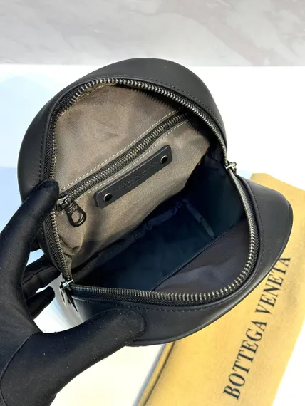 Сумка-слинг Bottega Veneta черный