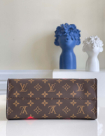 Louis Vuitton Onthego PM