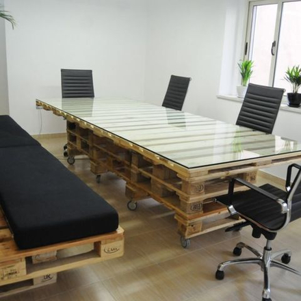 Офисная мебель стилизованная под поддоны ОФ02