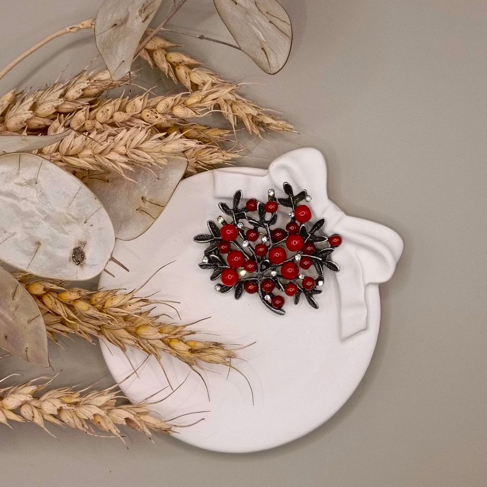 Брошь винтажная "Клюквенный букет"