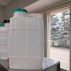 Бак 20 л (плоский) с краном